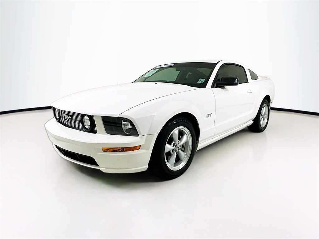 Used 2008 Ford Mustang GT image 1