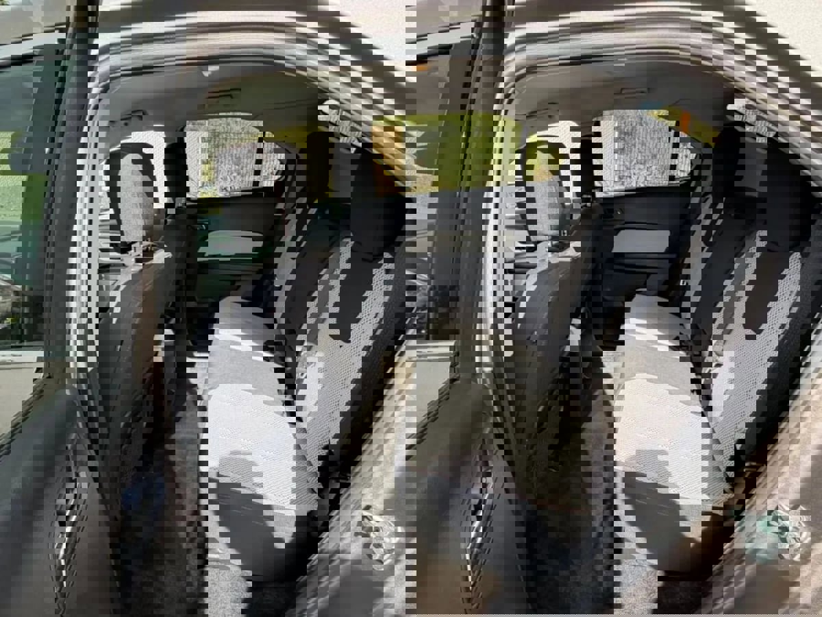 Used 2010 Chevrolet Equinox LT image 8