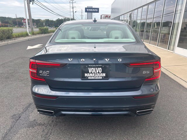 Used 2022 Volvo S60 B5 Momentum w/ Climate Package FWD image 4