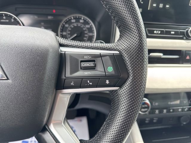 Used 2025 Mitsubishi Outlander SE AWD/4WD image 20
