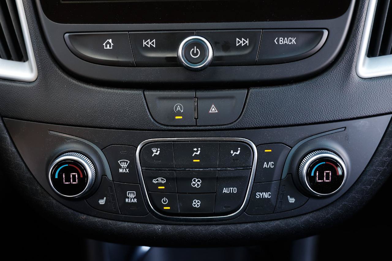Used 2024 Chevrolet Malibu LT FWD image 33