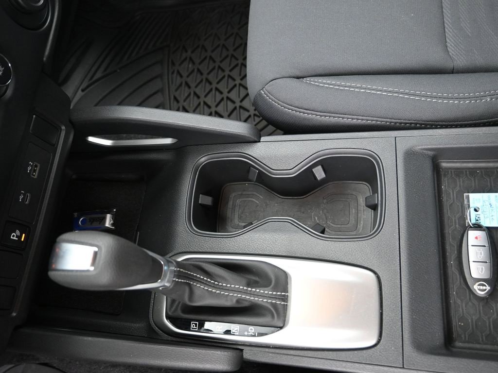 Used 2022 Nissan Frontier SV w/ Technology Package image 18