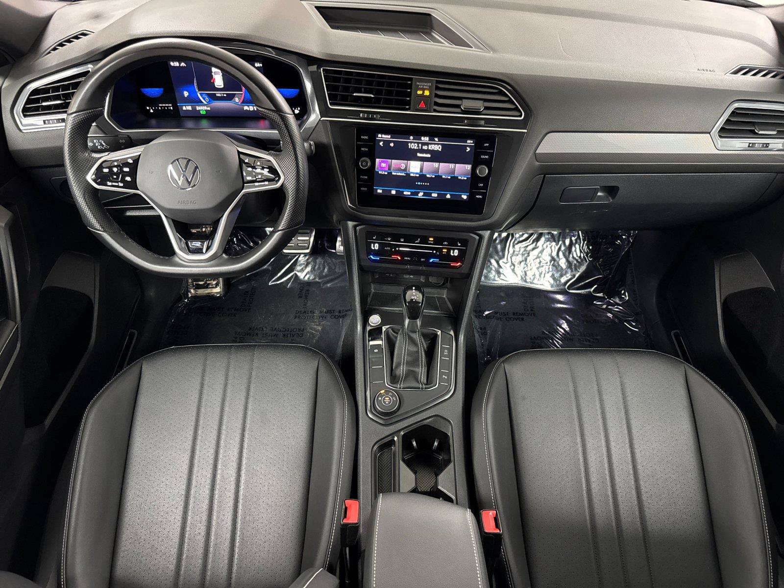 Used 2023 Volkswagen Tiguan SE R-Line AWD/4WD image 12