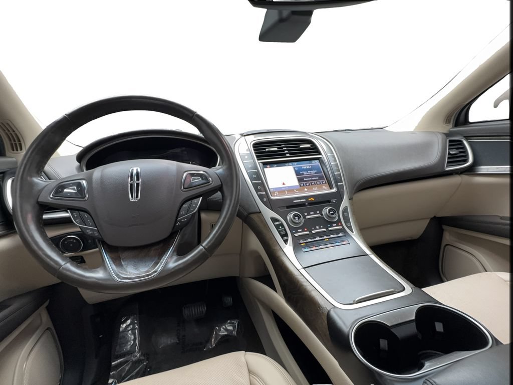 Used 2017 Lincoln MKX Reserve w/ Driver Assistance Package AWD/4WD image 35
