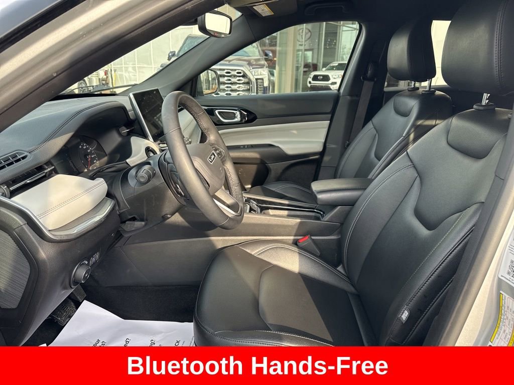 Used 2025 Jeep Compass Limited image 13