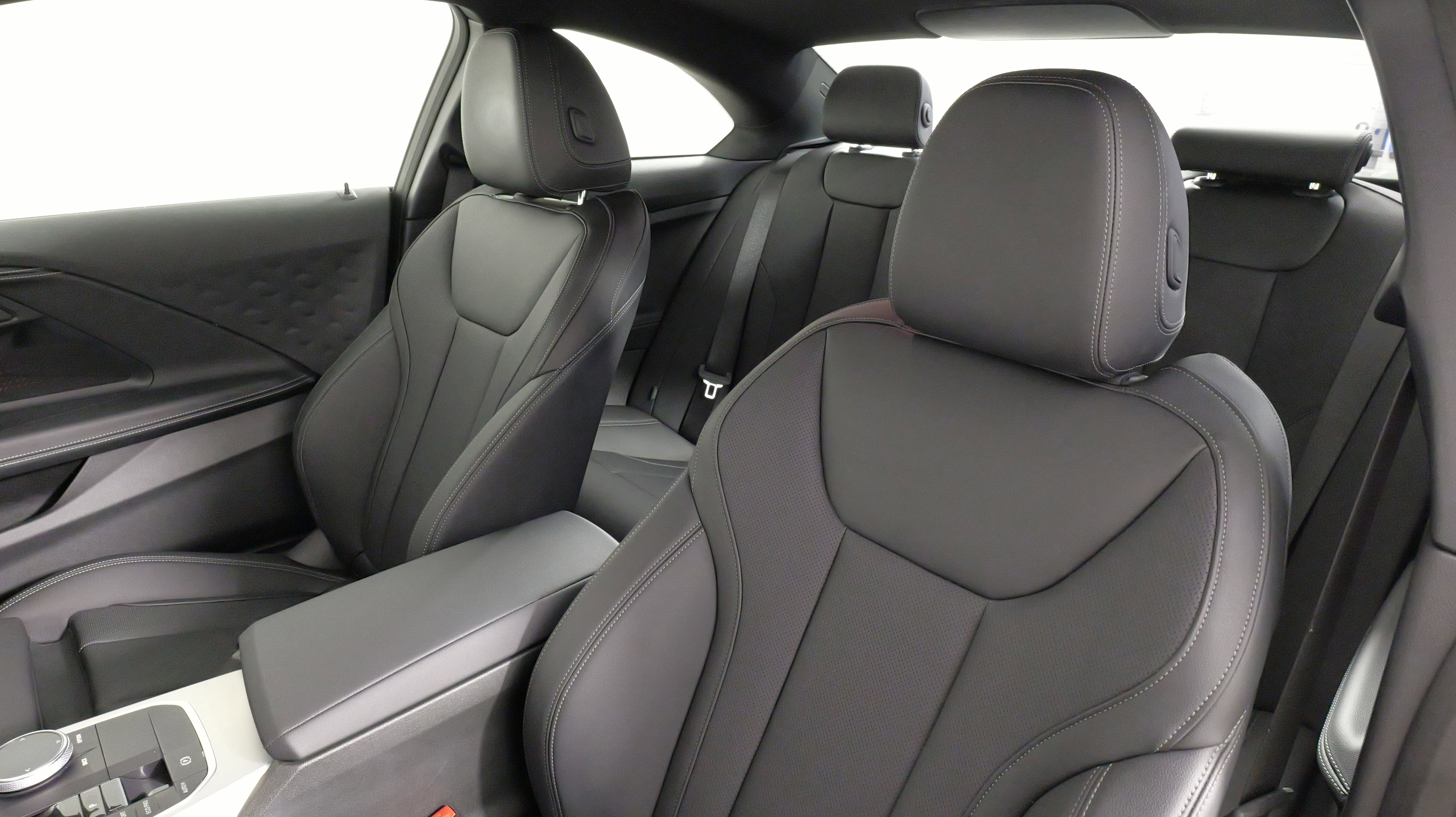 Used 2023 BMW 230i xDrive Coupe image 30