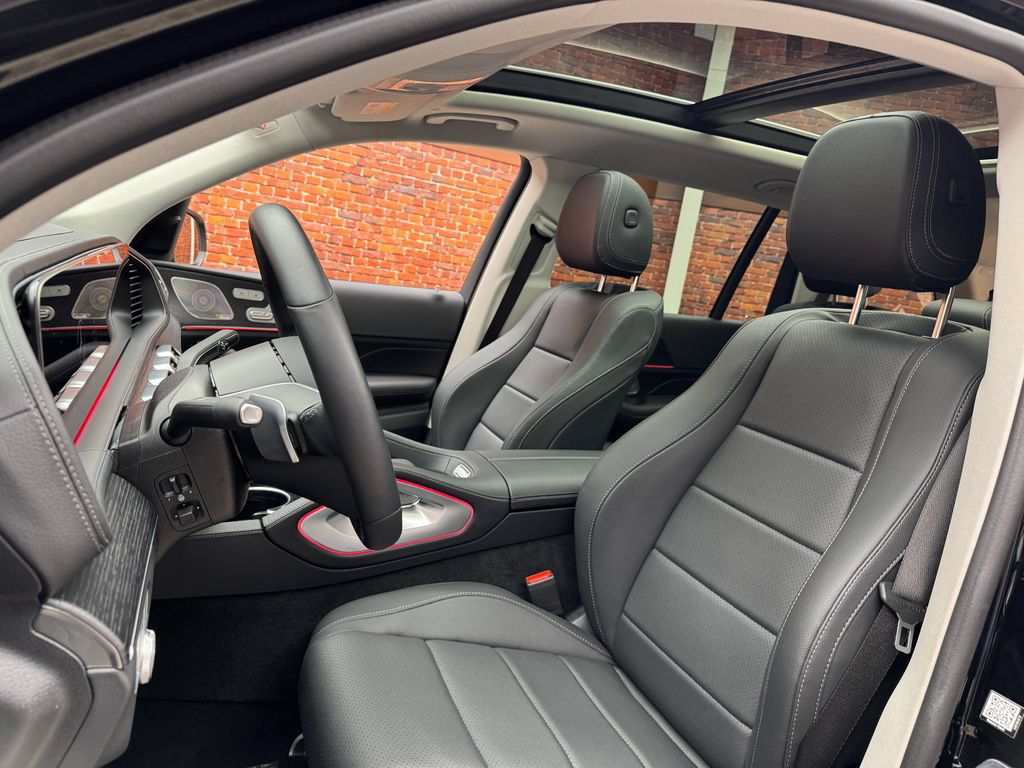 Used 2026 Mercedes-Benz GLS 450 4MATIC image 23