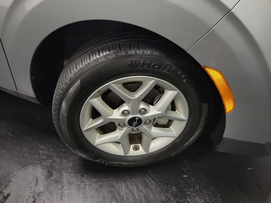 Used 2025 Kia Soul LX w/ LX Technology Package FWD image 10