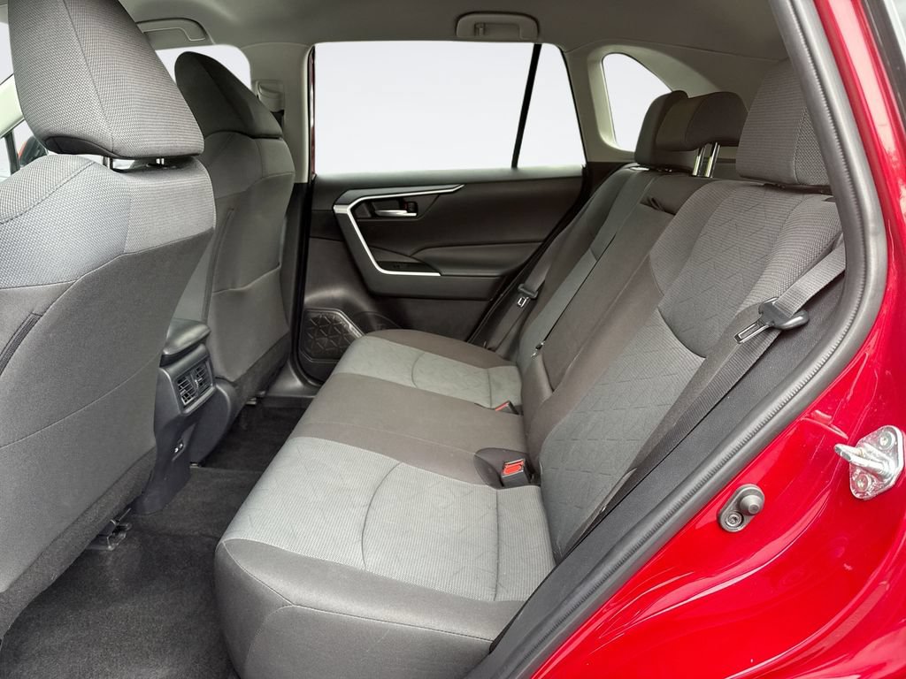 Used 2025 Toyota RAV4 XLE FWD image 24