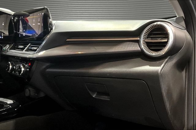 Used 2025 Chevrolet Trax ACTIV w/ Sunroof Package FWD image 24