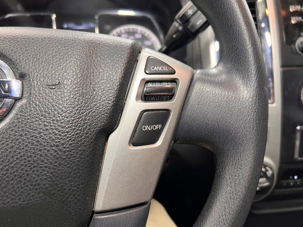 Used 2018 Nissan Titan SV image 15
