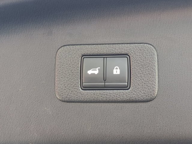 Used 2024 Nissan Armada SL w/ Captain's Chairs Package RWD image 15