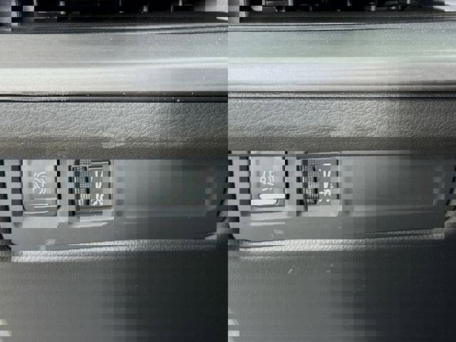 Used 2024 Cadillac XT4 Sport w/ Technology Package image 11