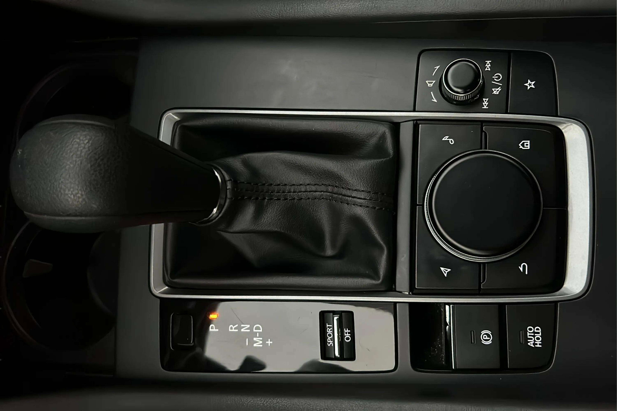 Used 2021 MAZDA MAZDA3 s image 22