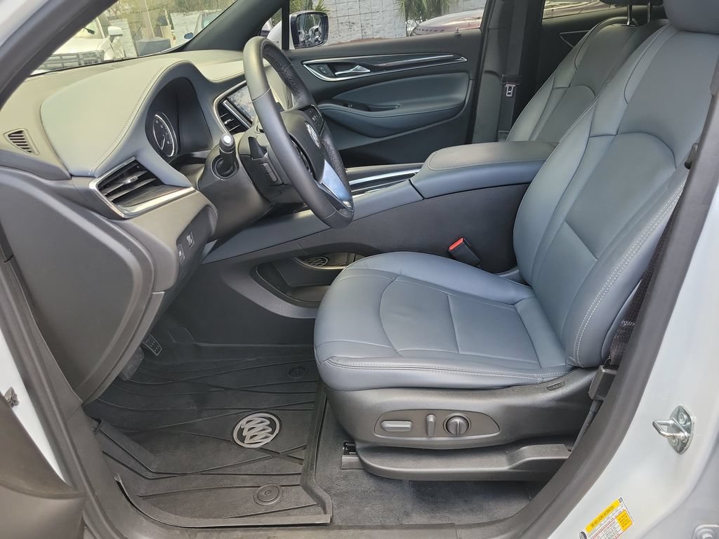 Used 2022 Buick Enclave Essence w/ Experience Buick Package FWD image 32