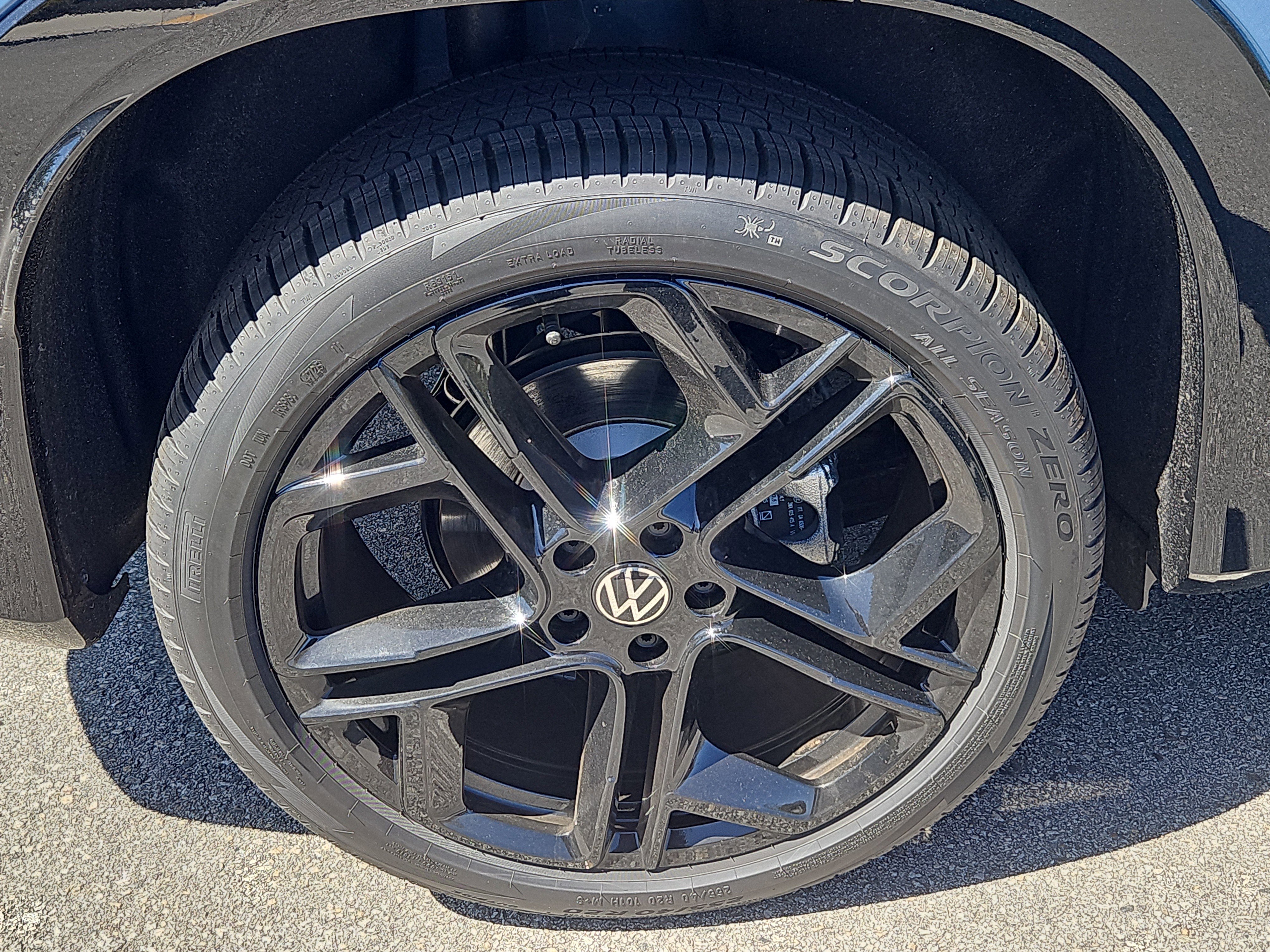 New 2026 Volkswagen Tiguan SE R-Line AWD/4WD image 3