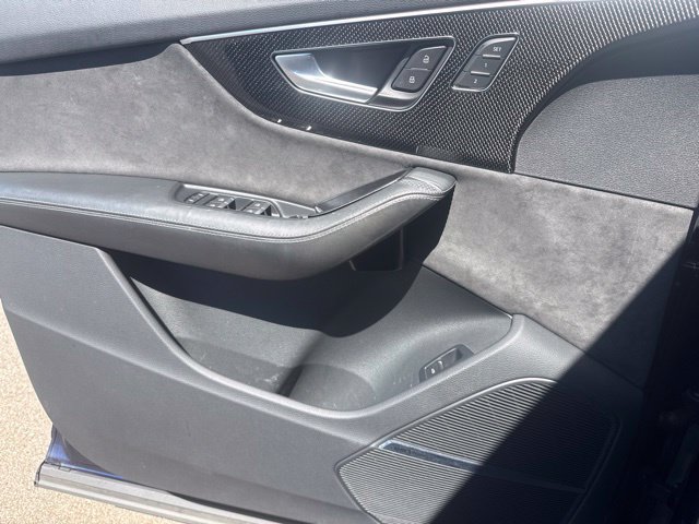 Used 2021 Audi SQ7 Premium Plus w/ Executive Package AWD/4WD image 26