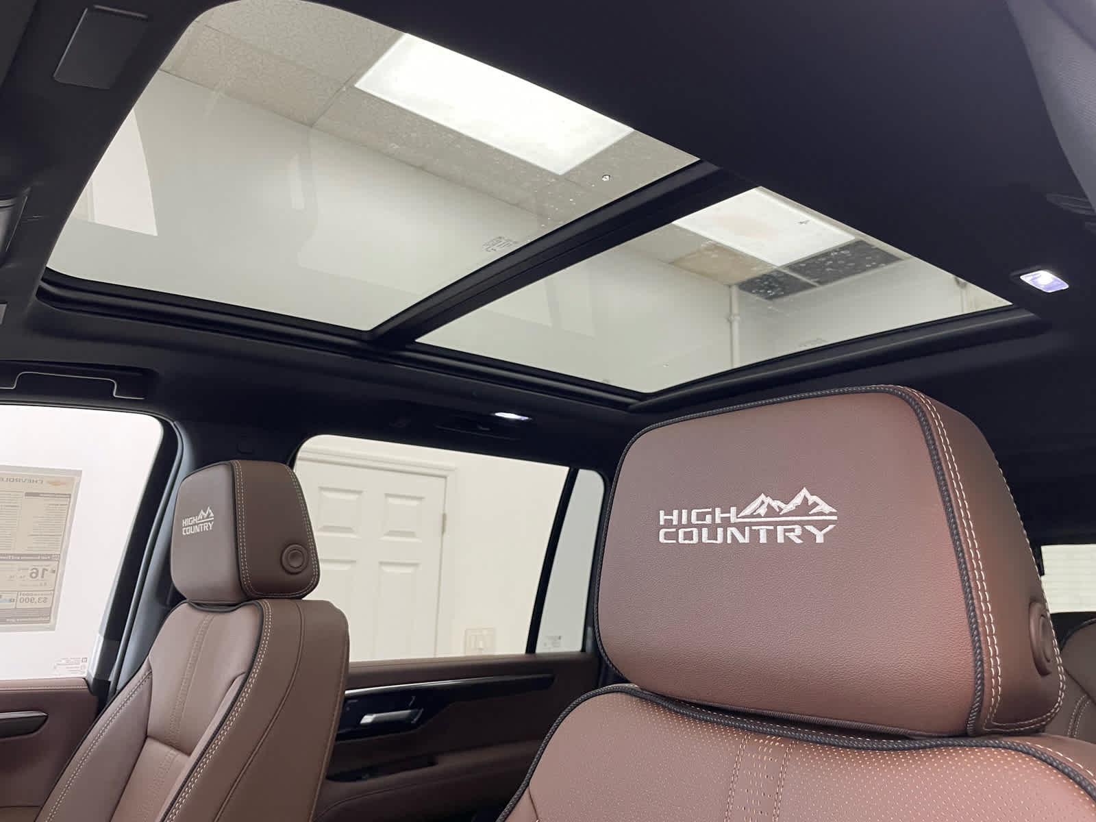 New 2026 Chevrolet Suburban High Country AWD/4WD image 7