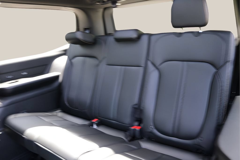 New 2026 Jeep Grand Wagoneer 4WD image 17