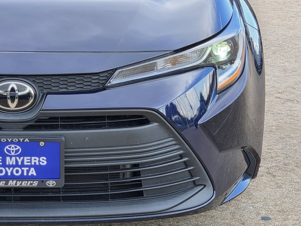 Used 2023 Toyota Corolla LE w/ LE Convenience Package FWD image 4