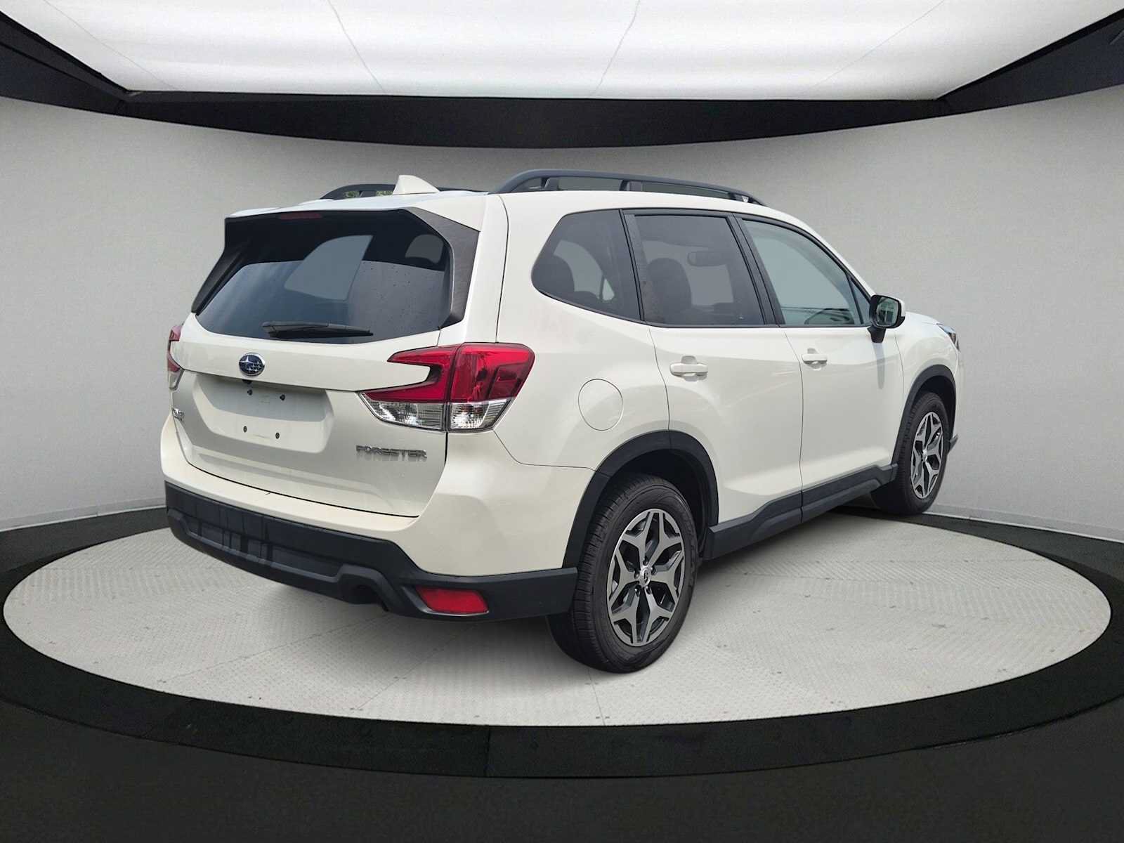 Certified 2023 Subaru Forester Premium AWD/4WD image 8