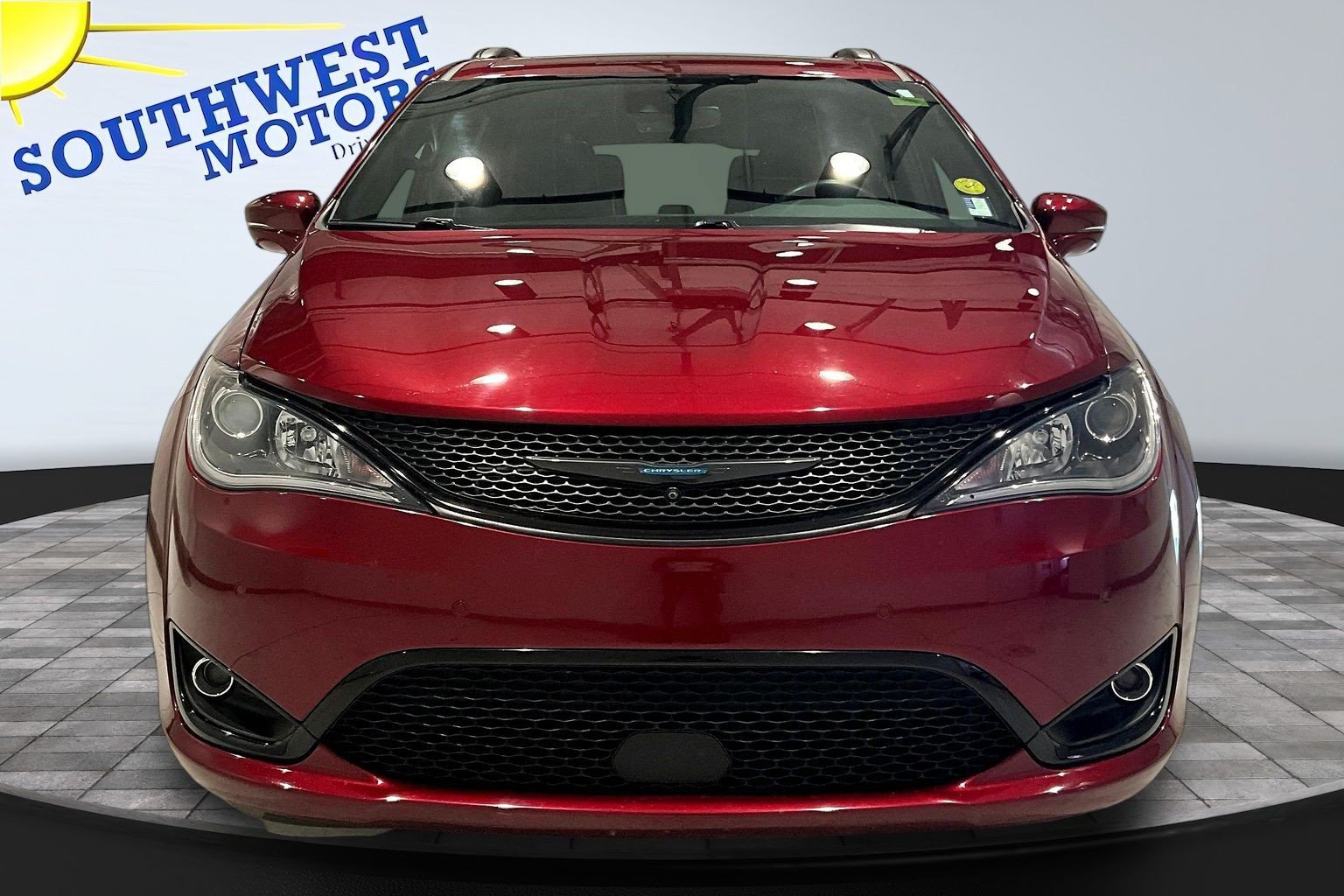 Used 2020 Chrysler Pacifica Limited w/ Advanced Safetytec Group FWD image 2