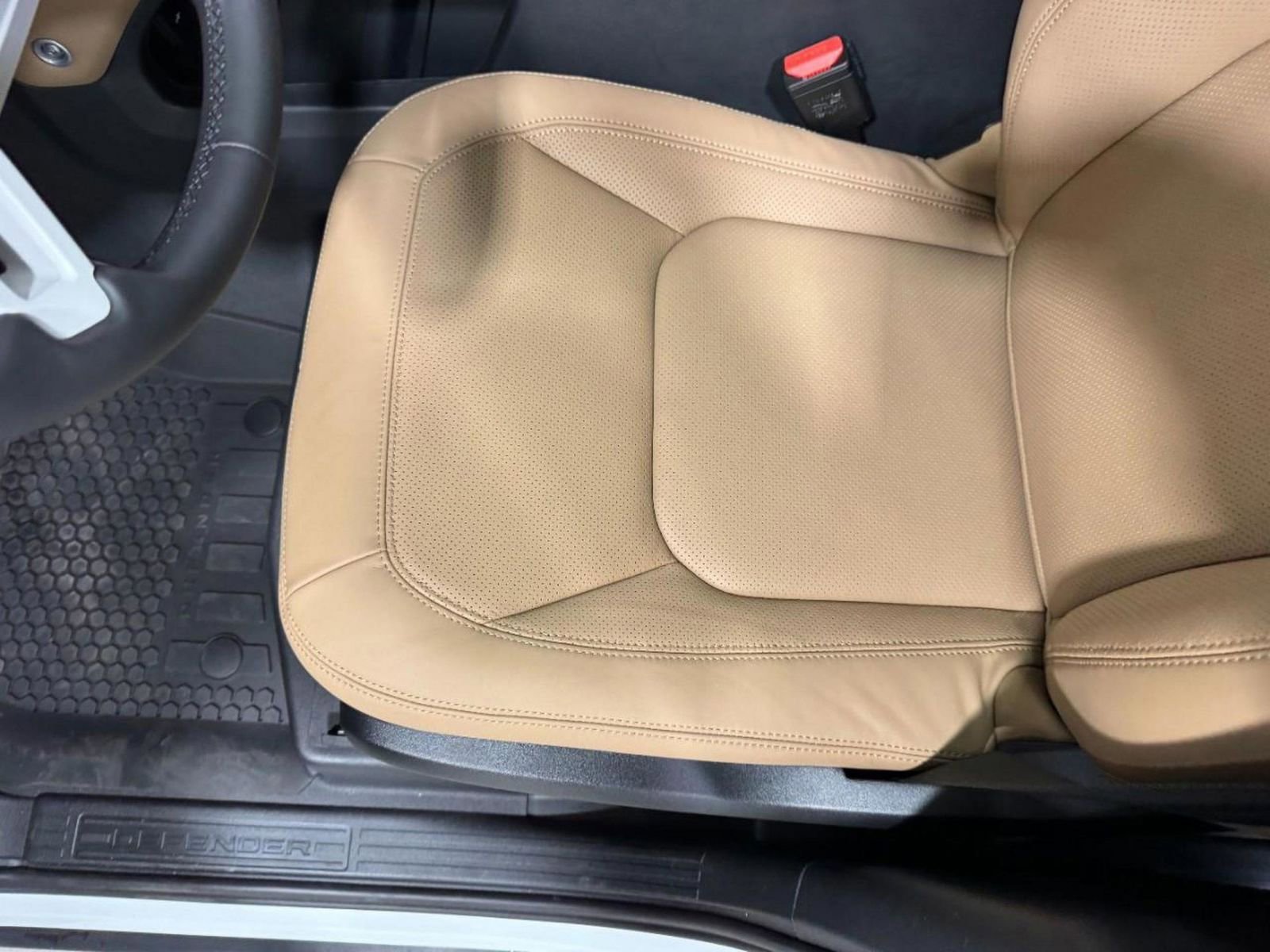 New 2026 Land Rover Defender 110 S image 27