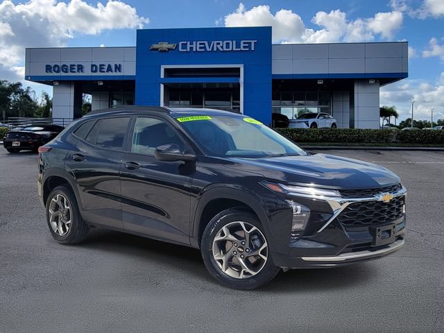Used 2025 Chevrolet Trax LT