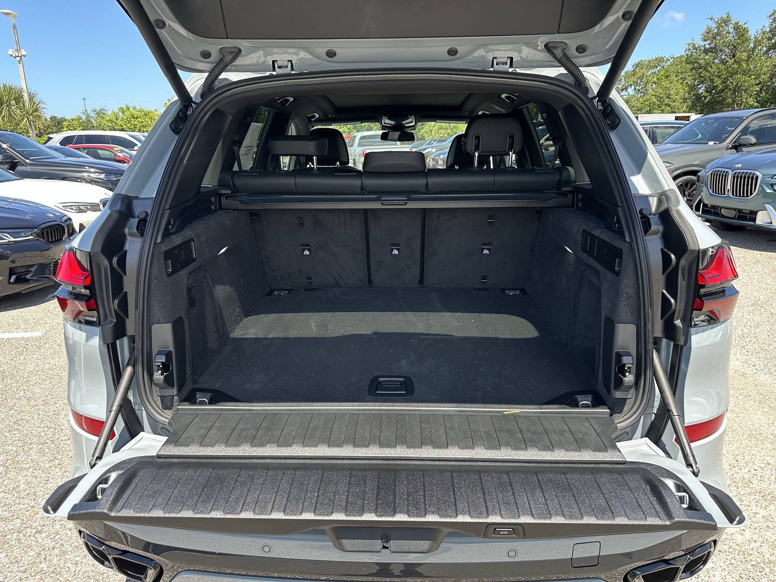 New 2026 BMW X5 M60i AWD/4WD image 6