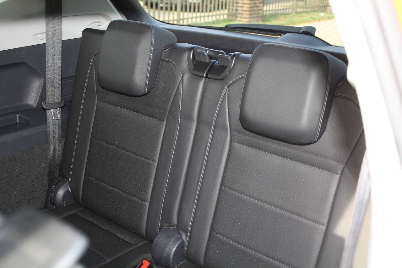 Used 2018 Volkswagen Tiguan SE FWD image 9