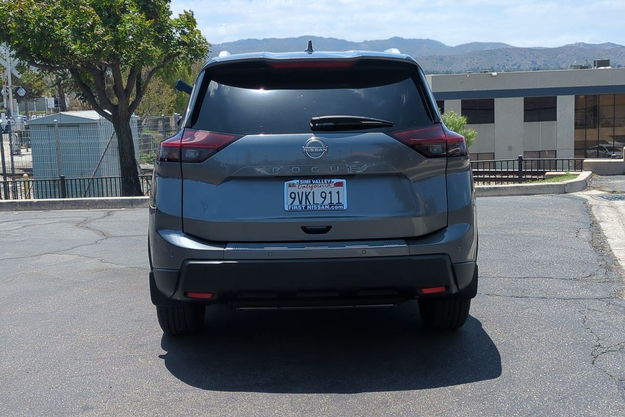Certified 2025 Nissan Rogue SV w/ SV Premium Package FWD image 7