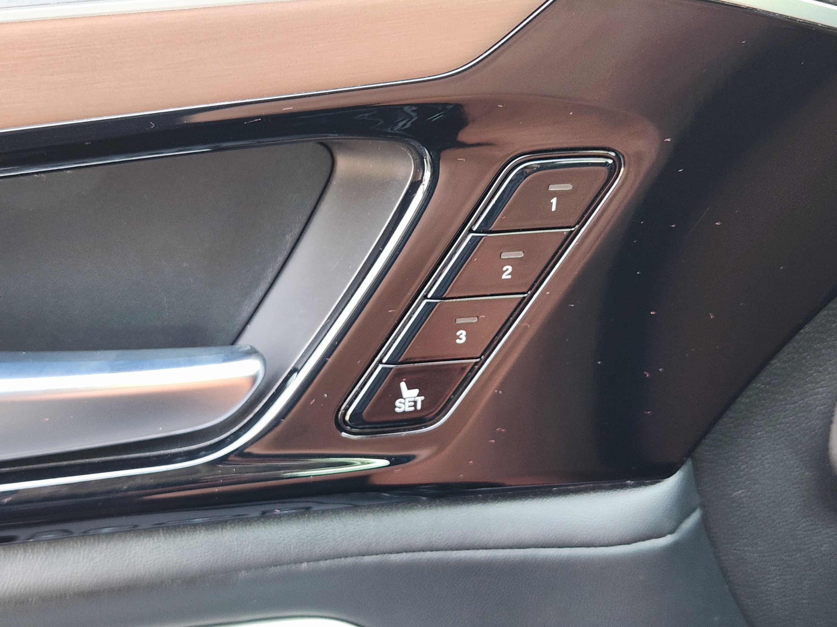 Used 2022 Acura MDX w/ Technology Package AWD/4WD image 17