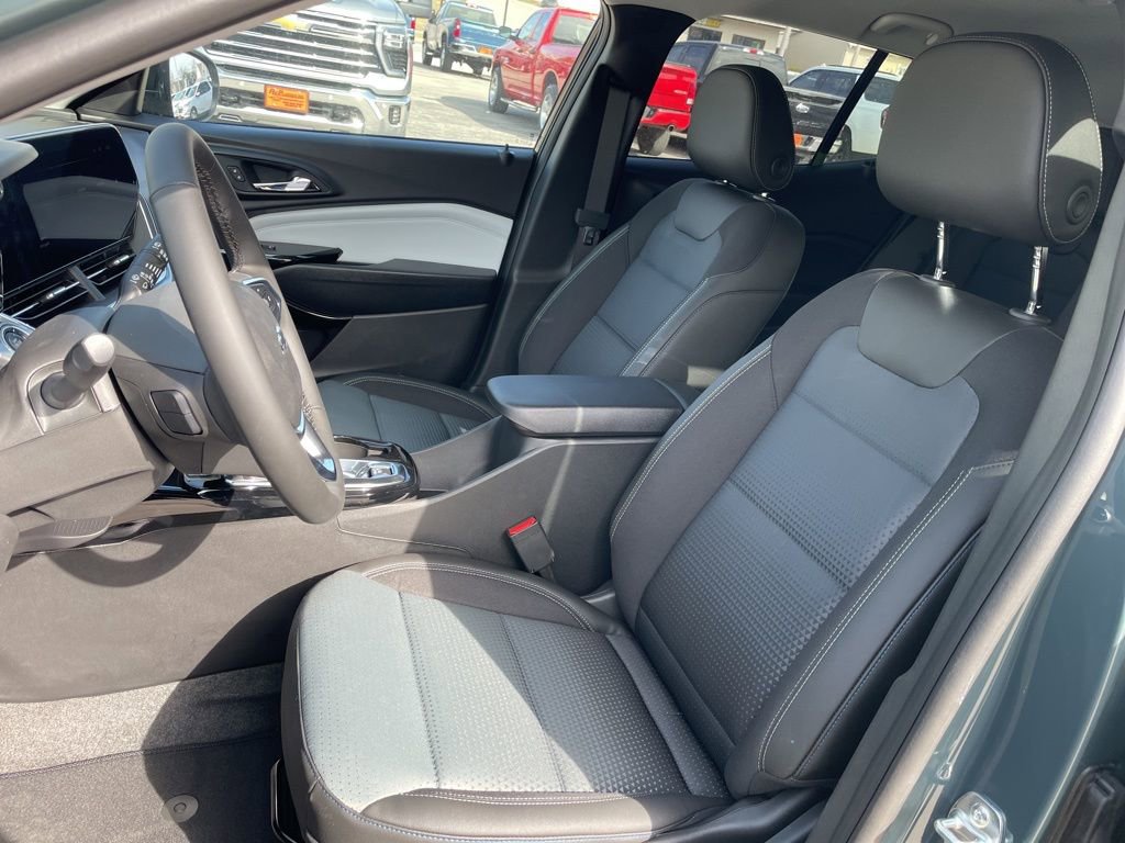 New 2026 Chevrolet Trax LT w/ Driver Confidence Package FWD image 3