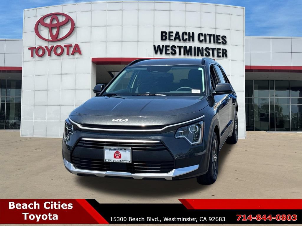 Used 2025 Kia Niro EX FWD image 4