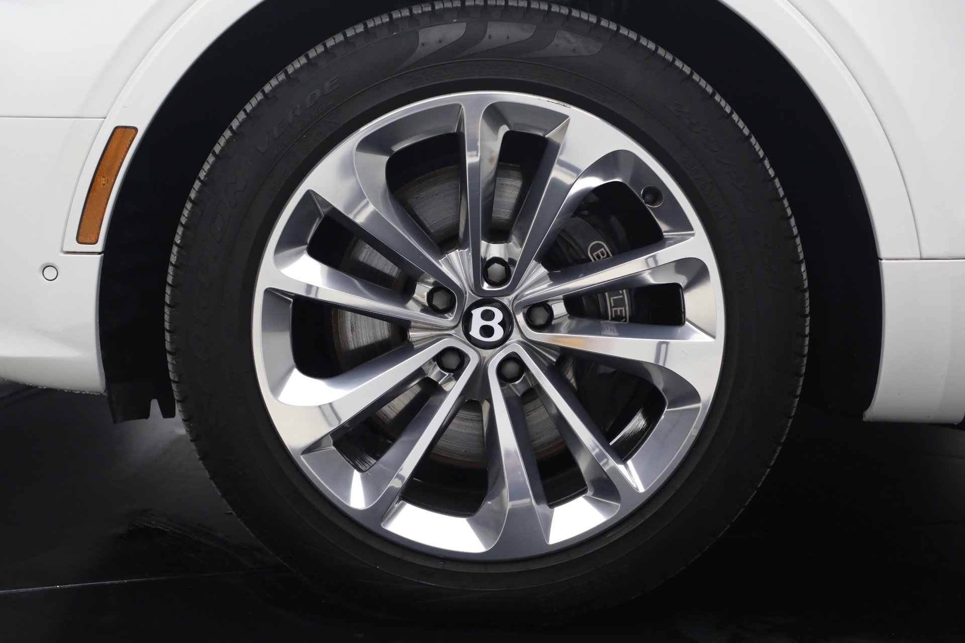 Used 2023 Bentley Bentayga image 15