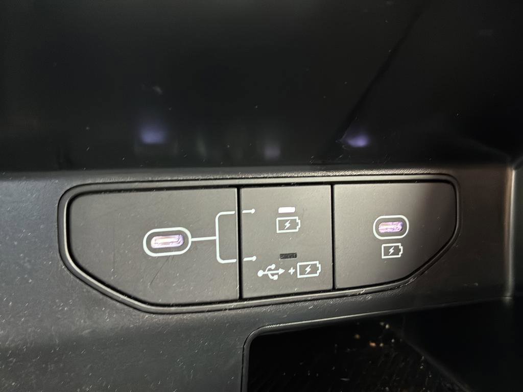 Used 2025 Kia Sorento LX FWD image 29