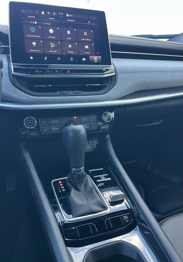 Used 2024 Jeep Compass Latitude image 14