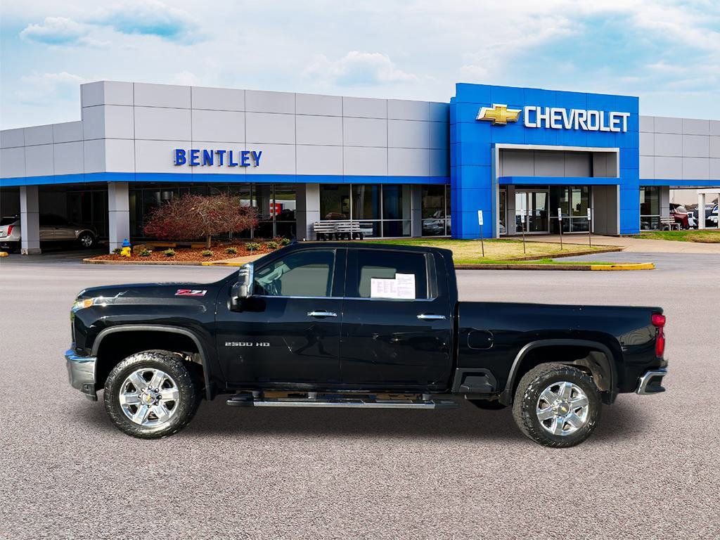 Used 2022 Chevrolet Silverado 2500 LTZ w/ LTZ Premium Package image 2