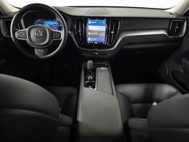 Certified 2025 Volvo XC60 B5 Core image 16