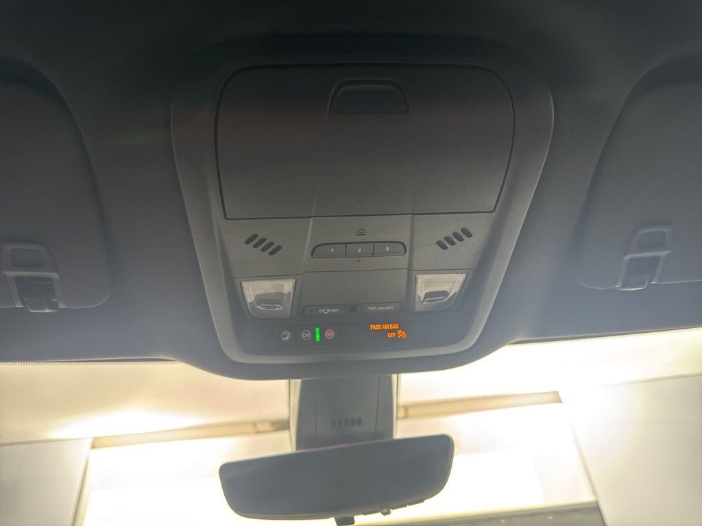 Used 2024 Buick Enclave Premium image 23