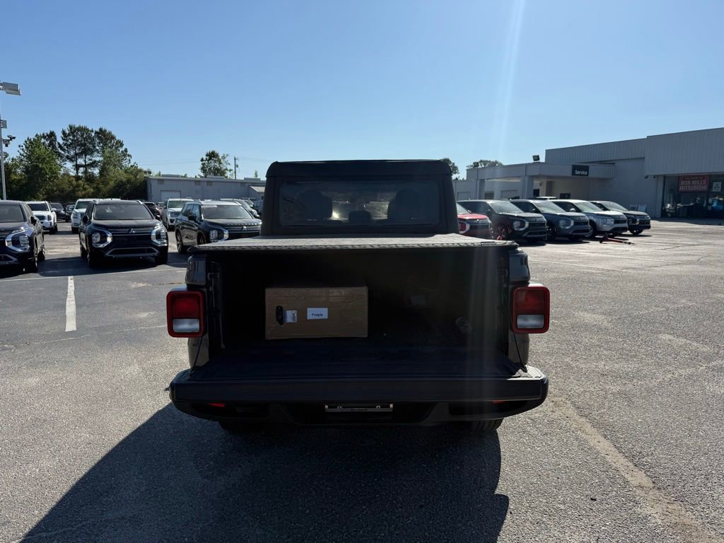 Used 2021 Jeep Gladiator Sport AWD/4WD image 7