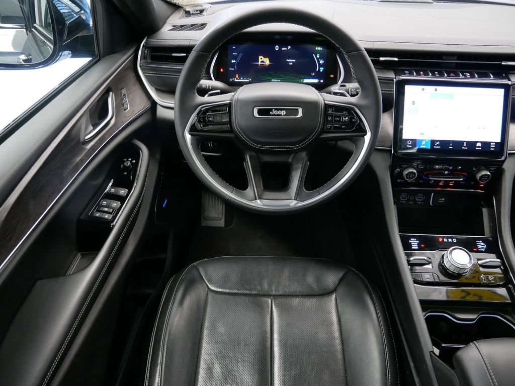 Used 2022 Jeep Grand Cherokee Overland image 21