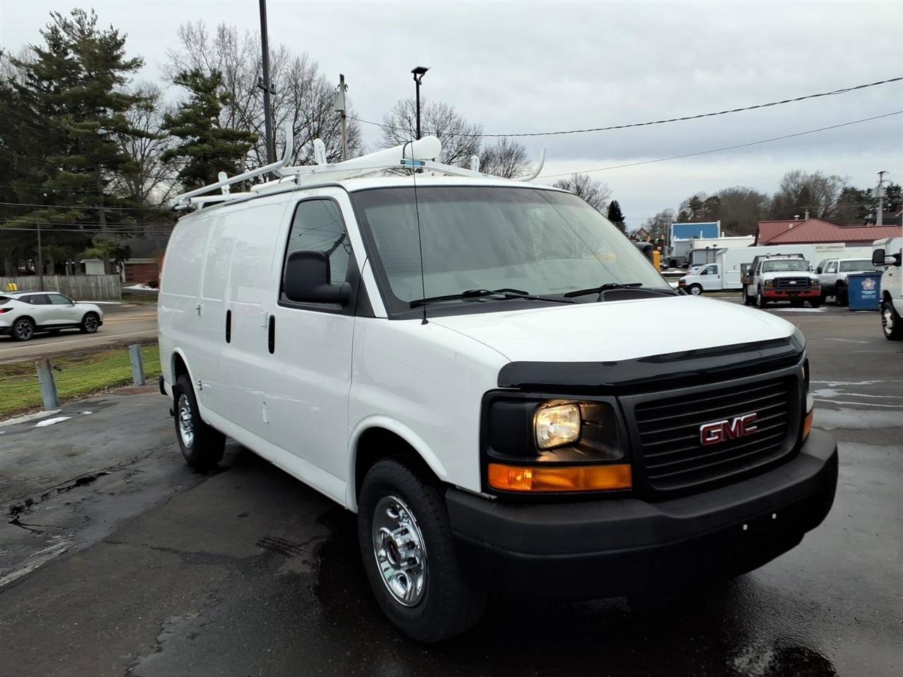 Used 2015 GMC Savana 2500 RWD image 3