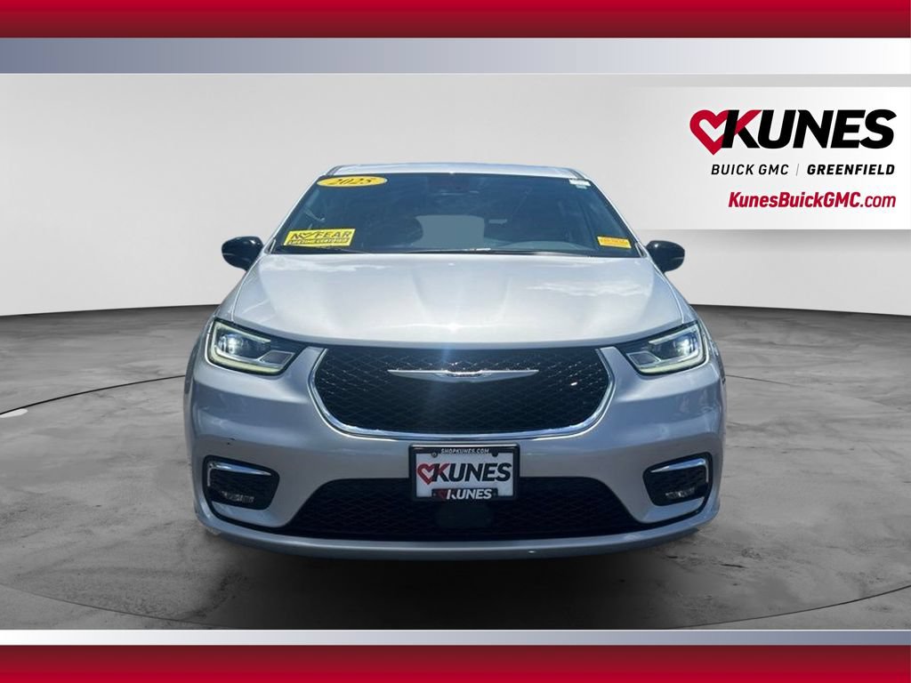 Used 2024 Chrysler Pacifica Touring-L FWD image 14