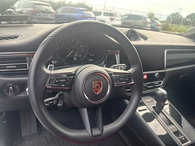 Used 2024 Porsche Macan AWD/4WD image 22