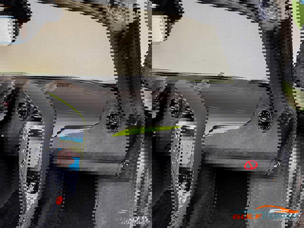 Used 2025 McLaren 750S Spider image 33