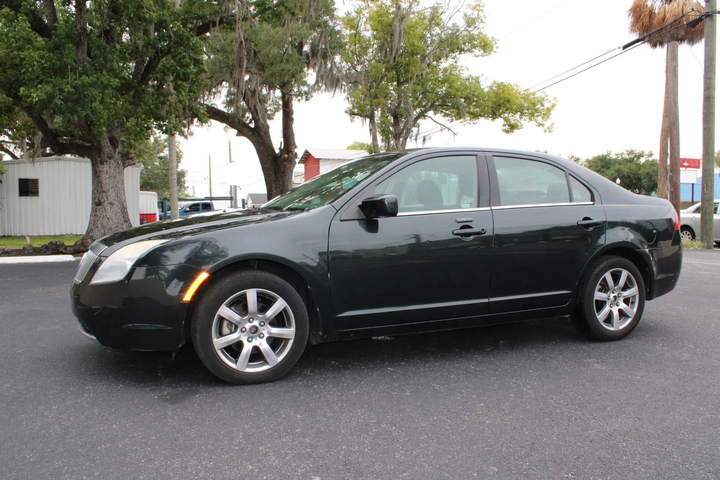 Used 2010 Mercury Milan Premier FWD image 3