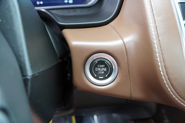 Used 2023 Chevrolet Suburban High Country AWD/4WD image 37