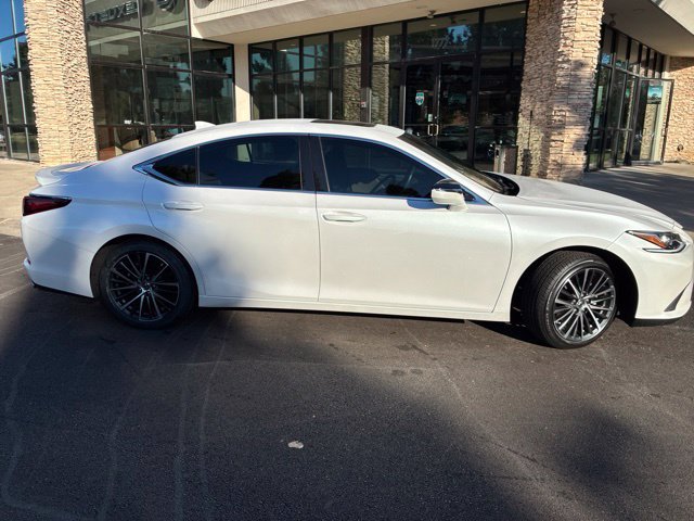 Used 2024 Lexus ES 350 w/ Premium Package FWD image 11