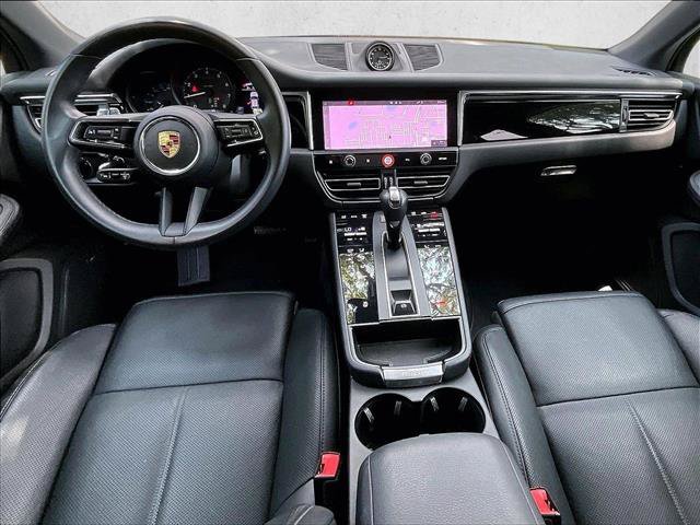 Used 2024 Porsche Macan AWD/4WD image 16